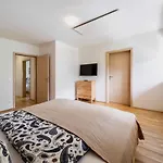 Ferienhaus4 Familienfreundlich Nahe Millstaetter See, Voll Ausgestattete 85m2, Jedes Schlafzimmer Eigenes Bad, Sonnenterrasse, Ideal Fuer Aktivitaeten Am Oder In Den Bergen 別荘