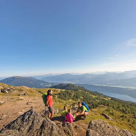 4familienfreundliches Nahe Millstaetter See, Voll Ausgestattete 85m2, Jedes Schlafzimmer Eigenes Bad, Sonnenterrasse, Ideal Fuer Aktivitaeten Am Oder In Den Bergen 別荘 デーブリアッハ