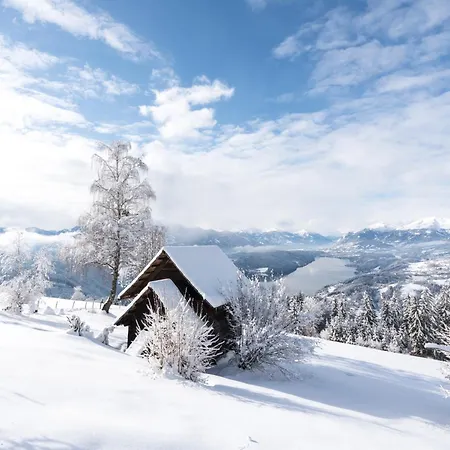 Сasa de vacaciones Ferienhaus4 familienfreundlich nahe Millstätter See, voll ausgestattete 85m2, jedes Schlafzimmer eigenes Bad, Sonnenterrasse, ideal für Aktivitäten am See oder in den Bergen Döbriach