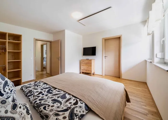 Ferienhaus4 Familienfreundlich Nahe Millstaetter See, Voll Ausgestattete 85m2, Jedes Schlafzimmer Eigenes Bad, Sonnenterrasse, Ideal Fuer Aktivitaeten Am Oder In Den Bergen Dom wakacyjny